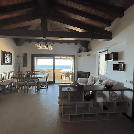 Punta Est Quadrilocale Terrazza Favolosa Vista Mare Апартаменты *