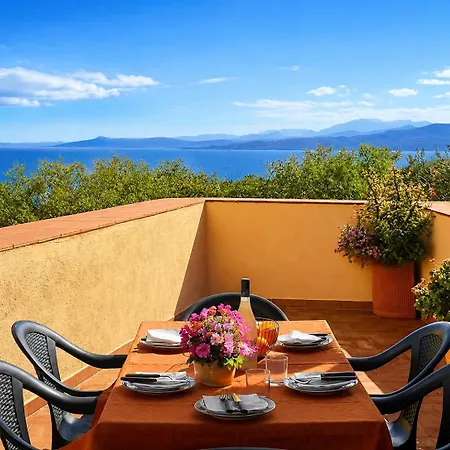 Punta Est - Quadri Vega Grande Terrazza Vista Mare Apartment